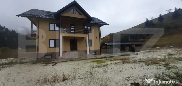 Cabana modernă 8 camere, 370 mp, utilata, mobilata, zona Do - Vatra Dornei (Suceava)