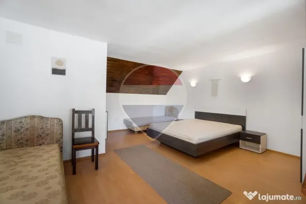 Pensiune cu spații multiple și potențial de dezvoltare - Zona Codlea - Codlea (Brasov)
