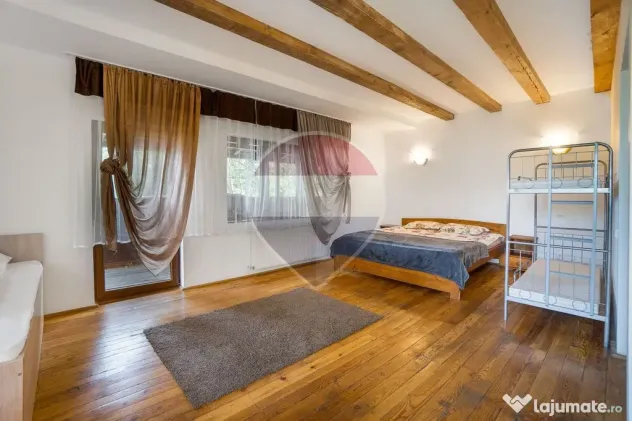 Pensiune cu spații multiple și potențial de dezvoltare - Zona Codlea - Codlea (Brasov)