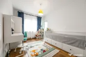 Apartament 4 camere, 2 băi, 2 balcoane și 2 locuri de parcare | MOBILAT 