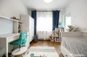 Apartament 4 camere, 2 băi, 2 balcoane și 2 locuri de parcare | MOBILAT 