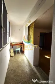 Apartament 3 camere de vanzare decomandat 66.4 mp 