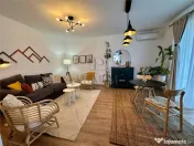 Triplex pe colt - mobilat si utilat complet - zona excelenta