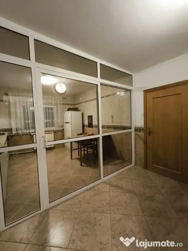 Proprietar inchiriez 3 camere vis-a-vis de MALL VITAN complet mobilat - Bucuresti (Bucuresti-Ilfov)
