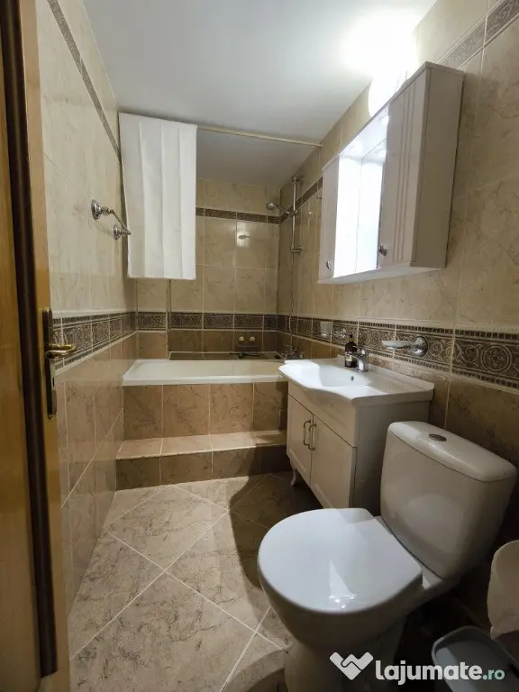 Proprietar inchiriez 3 camere vis-a-vis de MALL VITAN complet mobilat - Bucuresti (Bucuresti-Ilfov)