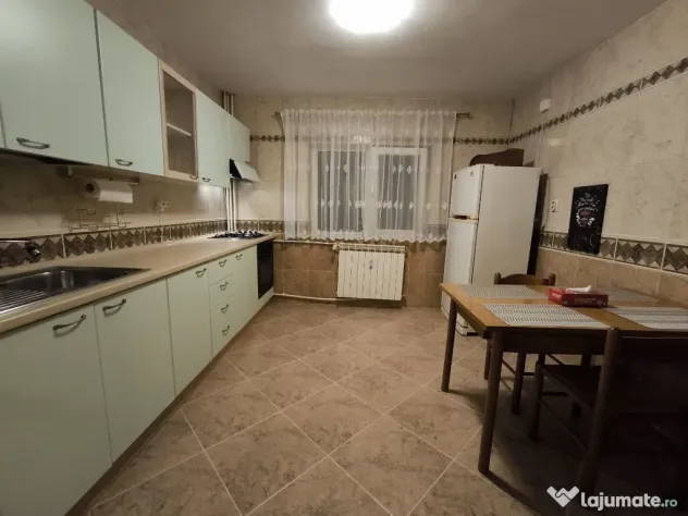 Proprietar inchiriez 3 camere vis-a-vis de MALL VITAN complet mobilat - Bucuresti (Bucuresti-Ilfov)
