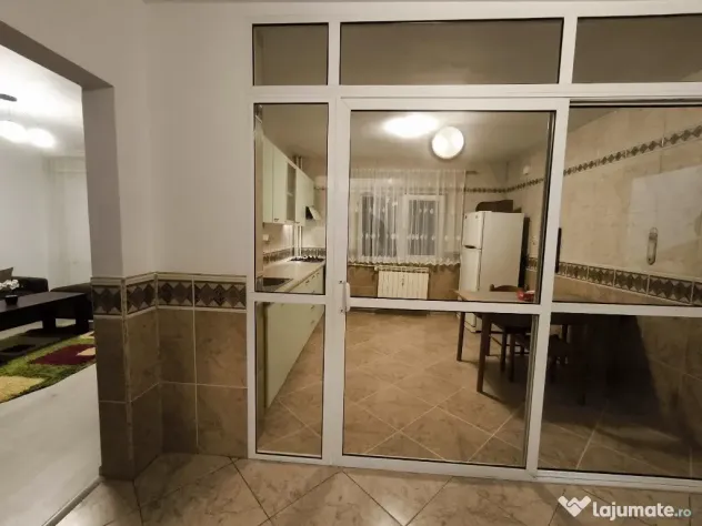 Proprietar inchiriez 3 camere vis-a-vis de MALL VITAN complet mobilat - Bucuresti (Bucuresti-Ilfov)