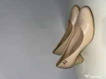 Pantofi nud lacuiți, toc mediu comod, mărimea 40