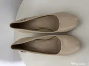 Pantofi nud lacuiți, toc mediu comod, mărimea 40 