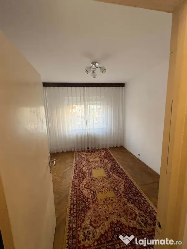 Apartament de 3 camere zona CODRUL COSMINULUI - Brasov (Brasov)