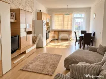 Apartament de vanzare 3 camere 2 bai balcon parcare intrare