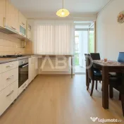 Apartament de vanzare 3 camere 2 bai balcon parcare intrare 