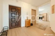 Apartament de vanzare 3 camere 2 bai balcon parcare intrare 