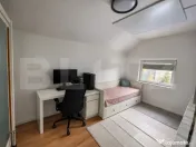 Casă modernă P+M de vânzare, cu terasă, balcon și parca 