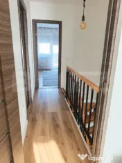 Casă modernă P+M de vânzare, cu terasă, balcon și parca 