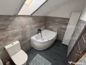 Casă modernă P+M de vânzare, cu terasă, balcon și parca 