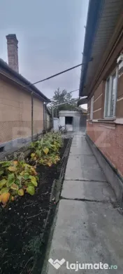 Casa 2 camere,curte si gradina