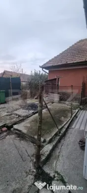 Casa 2 camere,curte si gradina