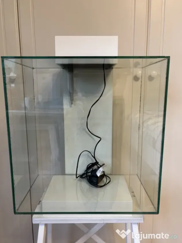 Vand set acvariu Fluval Edge 2.0 alb 46L, iluminare LED 42 diode, filtru ascuns