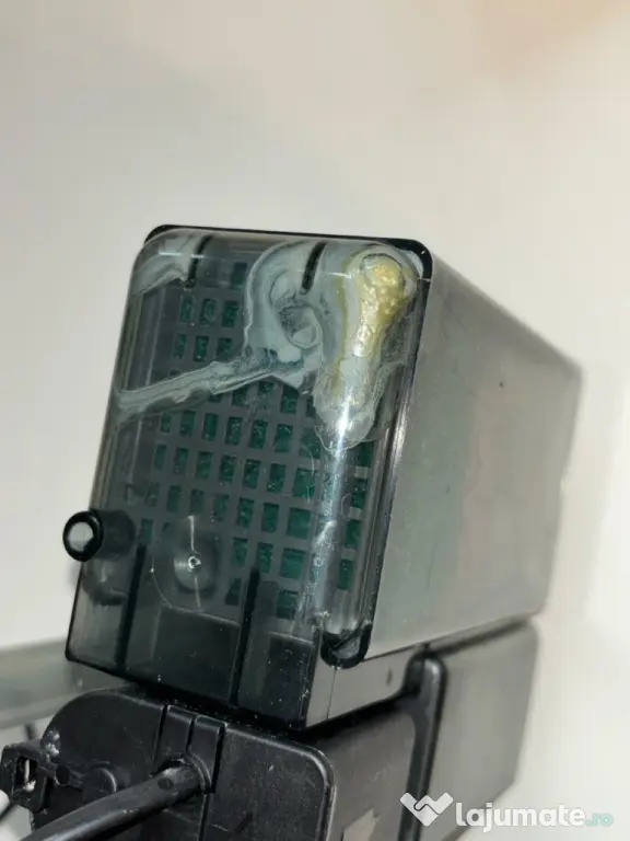 Vand set acvariu Fluval Edge 2.0 alb 46L, iluminare LED 42 diode, filtru ascuns