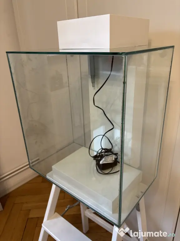 Vand set acvariu Fluval Edge 2.0 alb 46L, iluminare LED 42 diode, filtru ascuns