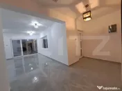 Casă individuală cu design nordic, terasă acoperită și 