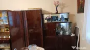 servantă / vitrină vintage din lemn cu oglindă și bar 