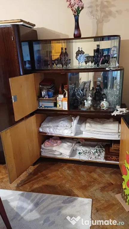 servantă / vitrină vintage din lemn cu oglindă și bar