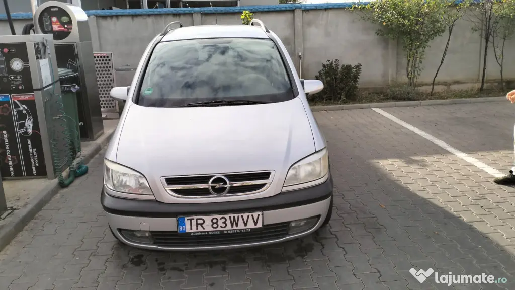 Vând Opel zafira