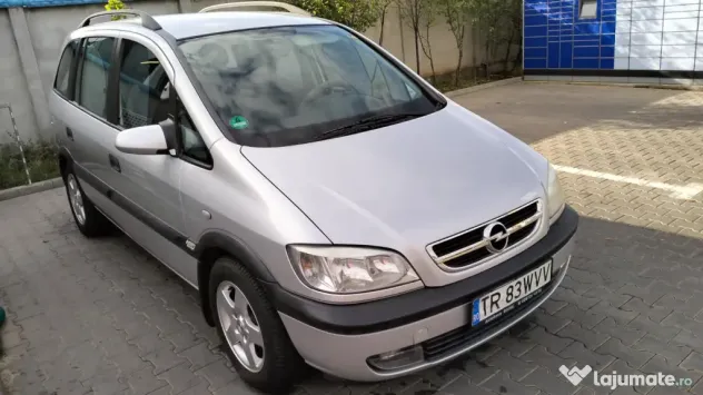 Vând Opel zafira