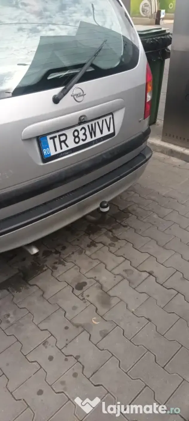 Vând Opel zafira