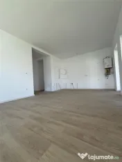 Jumatate de duplex pe parter, 3 dormitoare, curte uriasa de