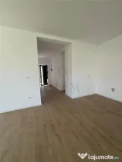 Jumatate de duplex pe parter, 3 dormitoare, curte uriasa de