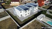 Cvadruplex de inchiriat, 471 mp utili, 8 parcari, in Mosnita