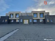 Cvadruplex de inchiriat, 471 mp utili, 8 parcari, in Mosnita