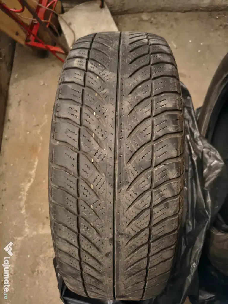Set 4 Anvelope Iarnă Goodyear UltraGrip 205/60 R16 92H – DOT 2022
