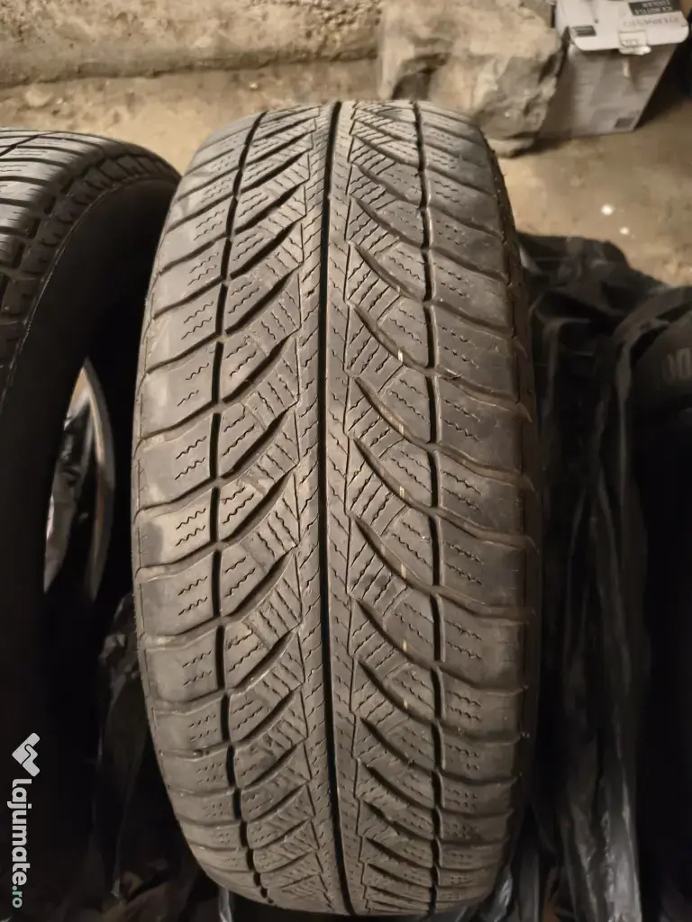 Set 4 Anvelope Iarnă Goodyear UltraGrip 205/60 R16 92H – DOT 2022