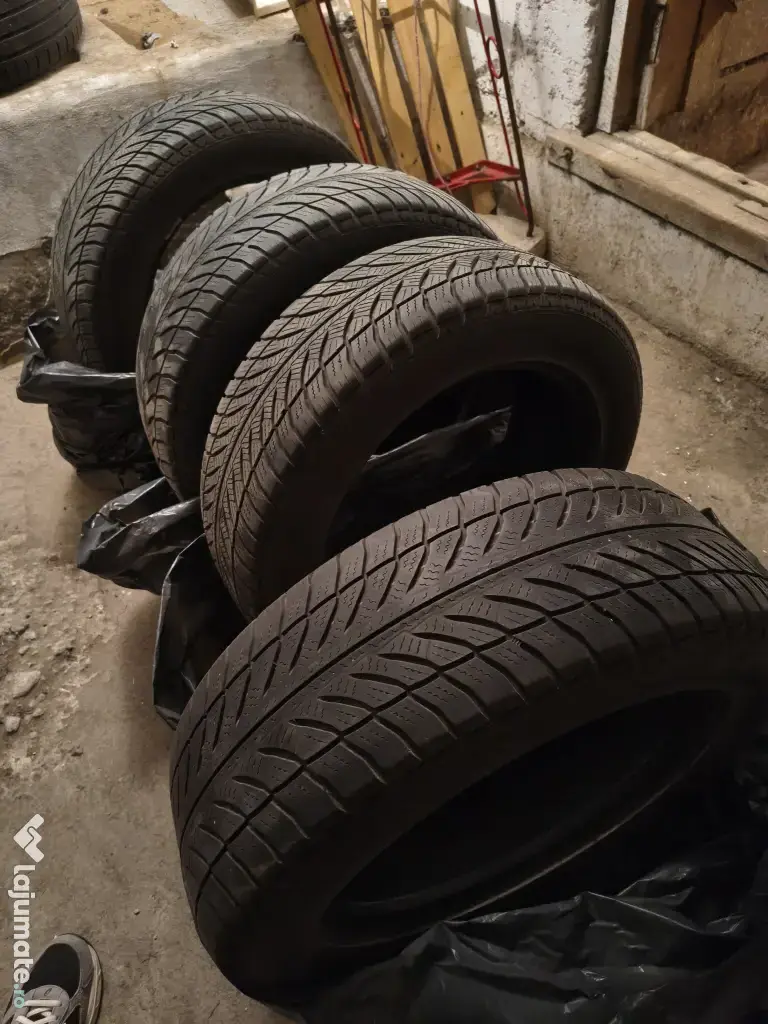 Set 4 Anvelope Iarnă Goodyear UltraGrip 205/60 R16 92H – DOT 2022