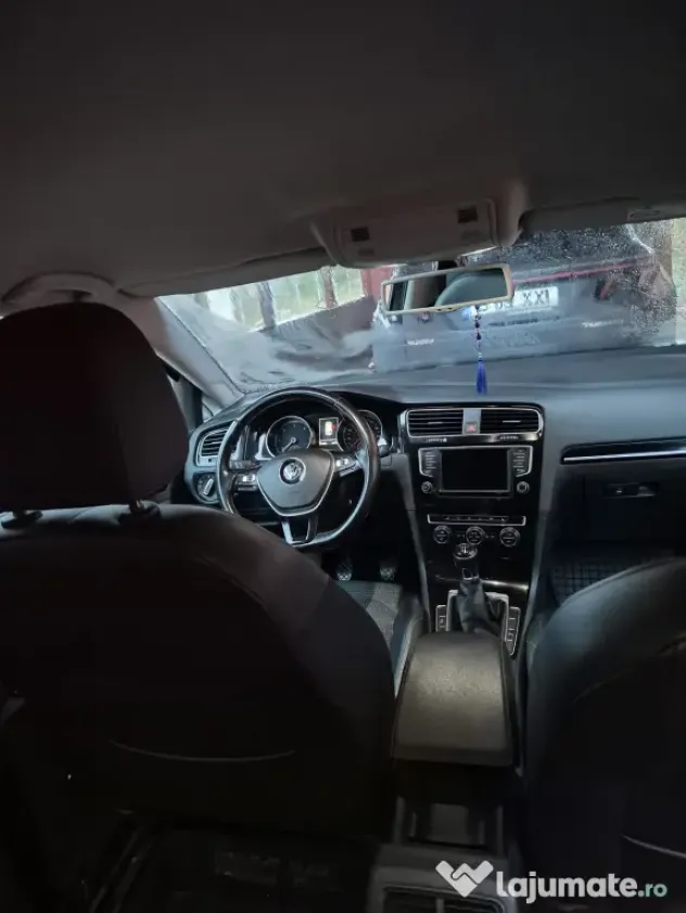 Vând Volkswagen Golf 7