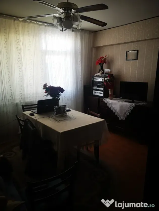 Apartament 4 camere,etaj 4,Tulcea,Vest – mobilat,balcon cu vedere superbă