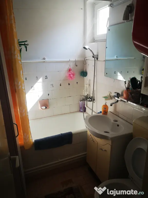 Apartament 4 camere,etaj 4,Tulcea,Vest – mobilat,balcon cu vedere superbă