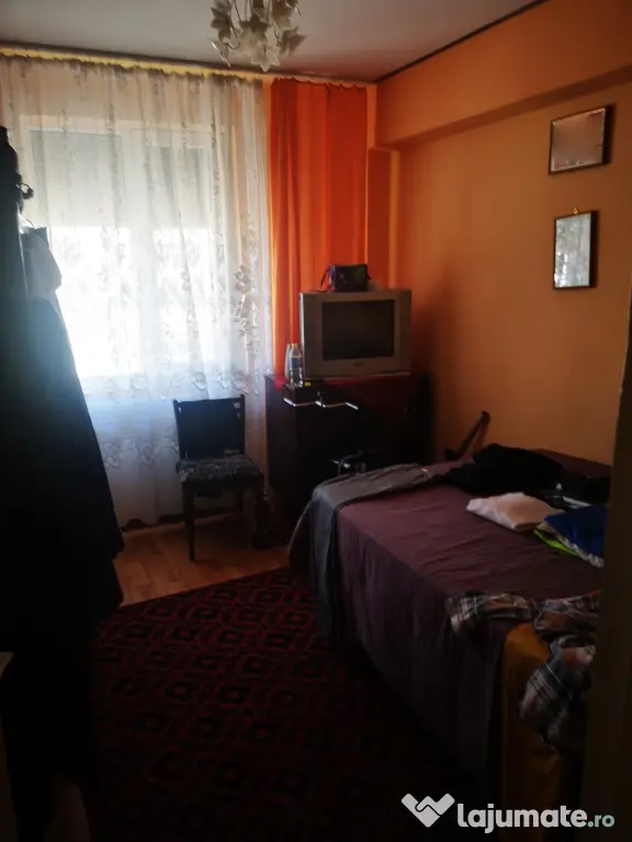 Apartament 4 camere,etaj 4,Tulcea,Vest – mobilat,balcon cu vedere superbă