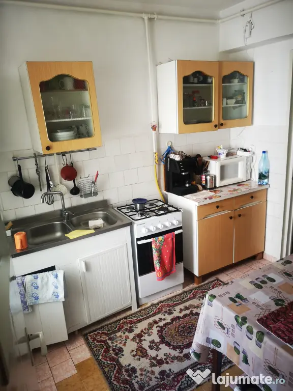 Apartament 4 camere,etaj 4,Tulcea,Vest – mobilat,balcon cu vedere superbă