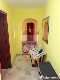 Vanzare Apartament 3 camere decomandat | 2 balcoane | Acoperis renovat