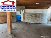 Casă+Hală cu 620 mp teren,Str. Izvoare.Preț 65000 eur/pachet 