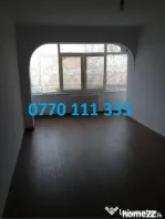 Apartament 3 camere zona Calarasilor, etaj intermediar, balc