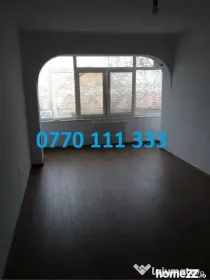 Apartament 3 camere zona Calarasilor, etaj intermediar, balc