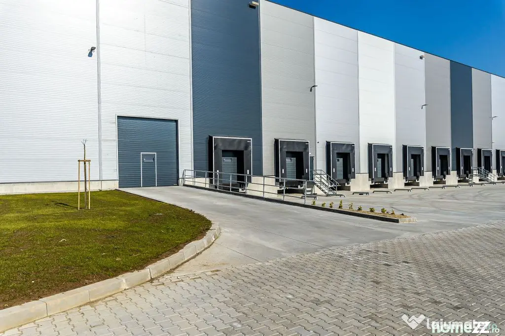 Hala industriala depozitare si productie la 2710 mp - Arad (Arad)