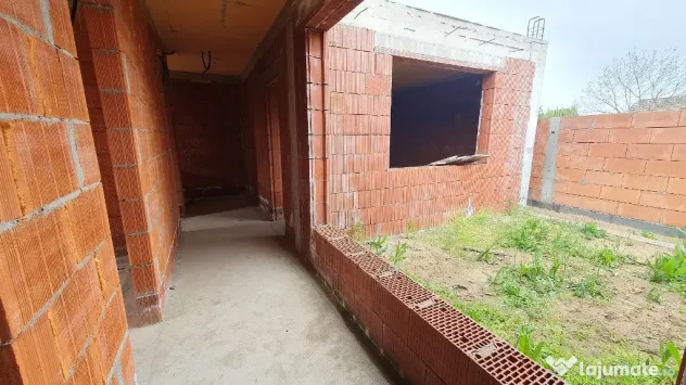 Casa la rosu zona Aradul Nou - ID : RH-37308-property