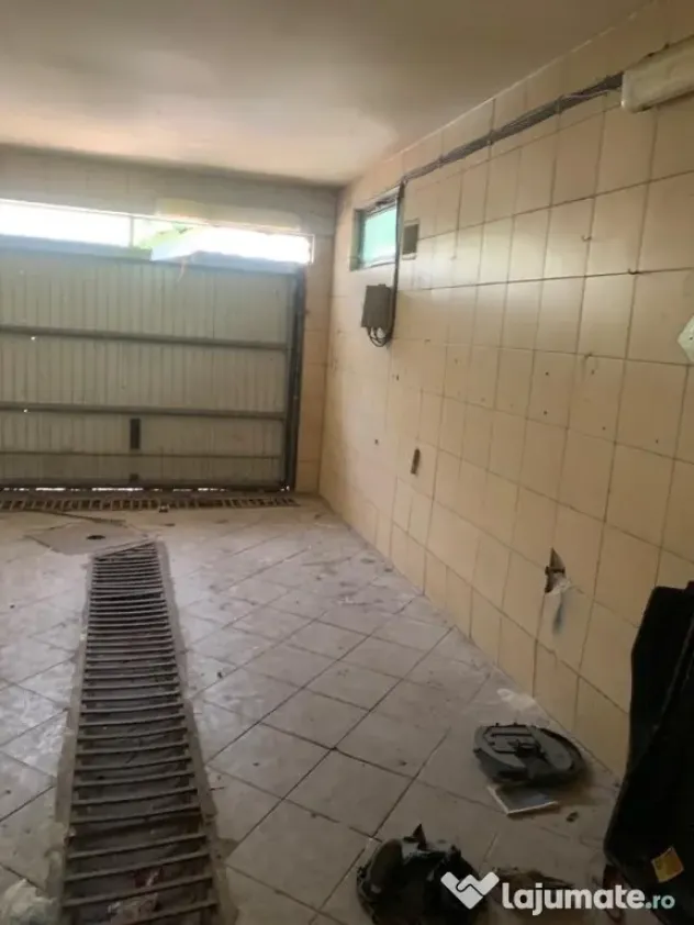 ENACHITA VACARESCU casa P+M, 2005, teren 271mp -145000 euro